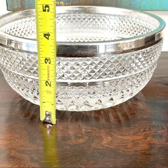 Glass bowl with silver trim - Picture 4 of 10